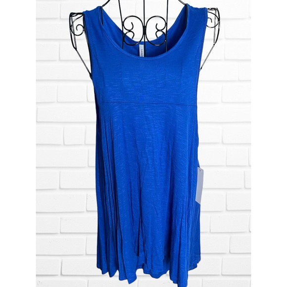 Tresics Tops - Tresics Women's Tank Top Large High-Low Blue Sleeveless Swing Tank